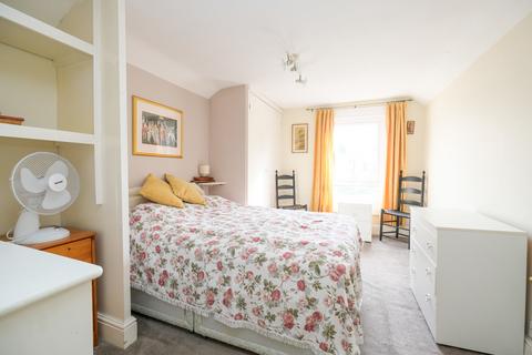 16 Derry Downs, St Mary Cray, Orpington, BR5 4DT