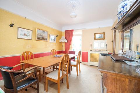 16 Derry Downs, St Mary Cray, Orpington, BR5 4DT