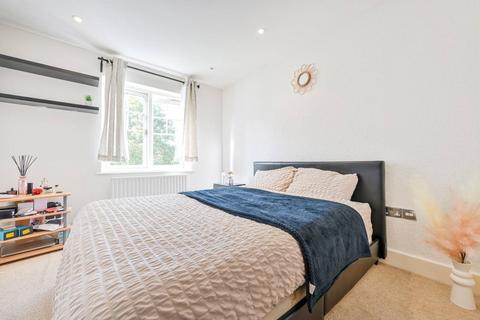 2 bedroom flat to rent, Ewell Road, Surbiton, KT6