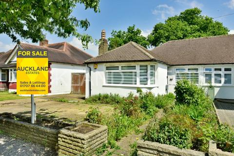 3 bedroom semi-detached bungalow for sale, Aberdale Gardens, Potters Bar EN6