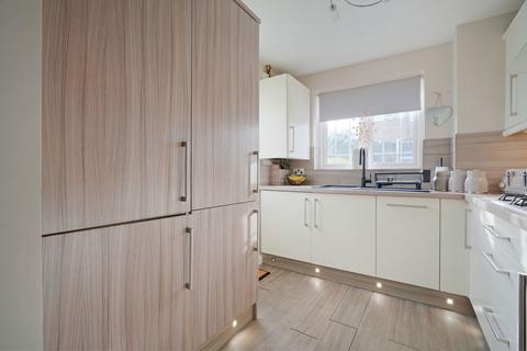 37 Willow Crescent, Chapeltown, Sheffield, S35 1QS