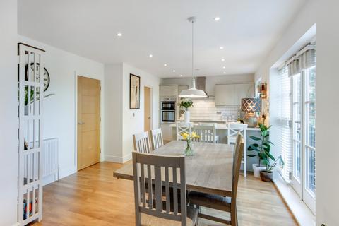 5 Broadcroft, Tunbridge Wells, TN2 5UG