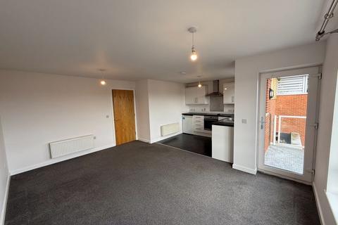 2 bedroom flat to rent, Coulsdon Road, Caterham