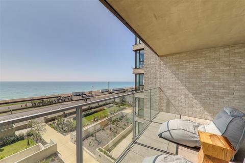 3 bedroom flat for sale, West Parade, Worthing BN11