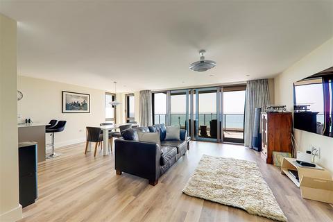 3 bedroom flat for sale, West Parade, Worthing BN11