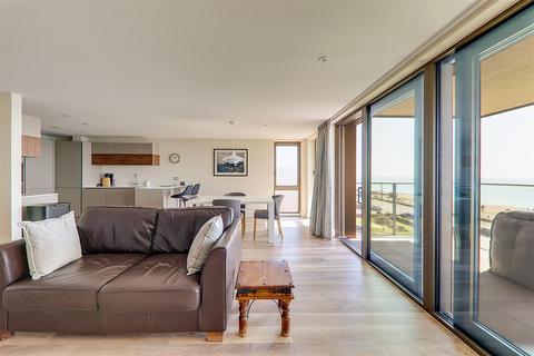 3 bedroom flat for sale, West Parade, Worthing BN11
