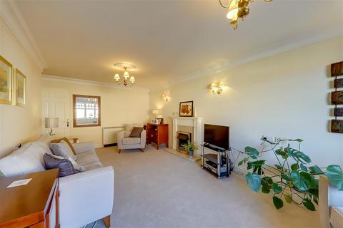 3 bedroom retirement property for sale, Grasmere Court, Wordsworth Road, Worthing BN11