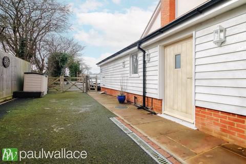 3 bedroom semi-detached house for sale, Common View, Bumbles Green, Nazeing