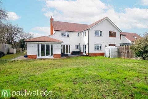 3 bedroom semi-detached house for sale, Common View, Bumbles Green, Nazeing