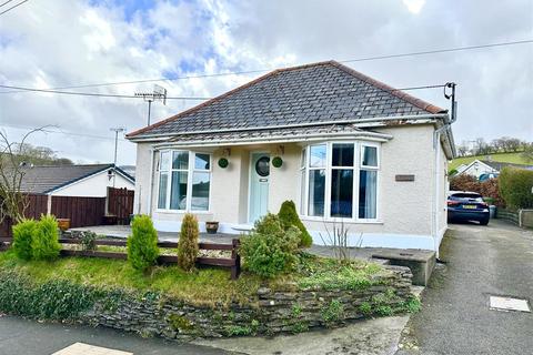 3 bedroom detached bungalow for sale, Rhydcymerau Road, Llanybydder