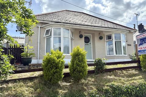 3 bedroom detached bungalow for sale, Rhydcymerau Road, Llanybydder