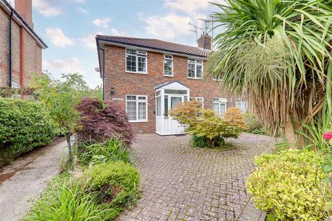 2 Chappell Croft, Worthing, BN11 4SF