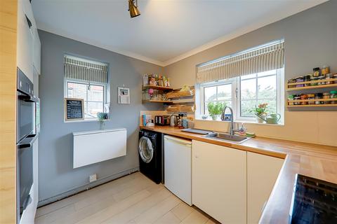 2 Chappell Croft, Worthing, BN11 4SF