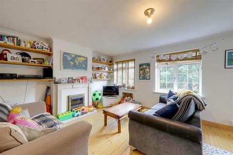2 Chappell Croft, Worthing, BN11 4SF
