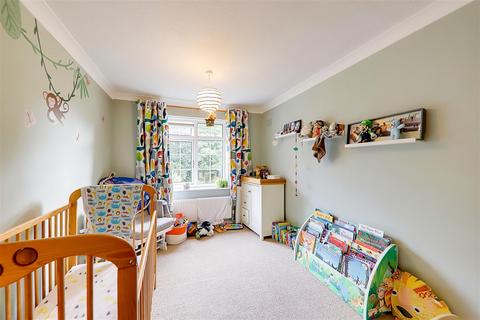 2 Chappell Croft, Worthing, BN11 4SF
