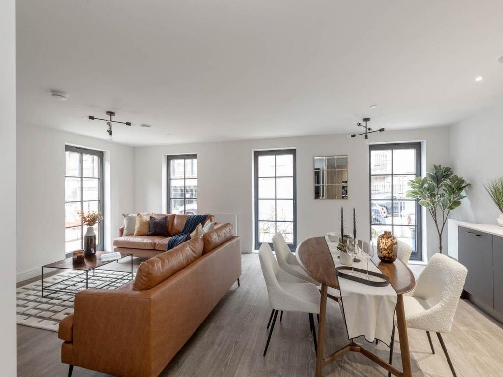 70882 Henderson Plc Ln