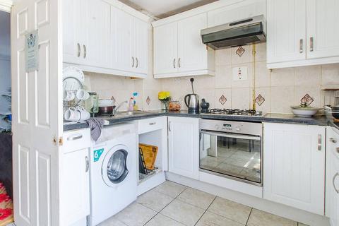 2 bedroom flat for sale, Cahir Street, E14, Isle Of Dogs, London, E14