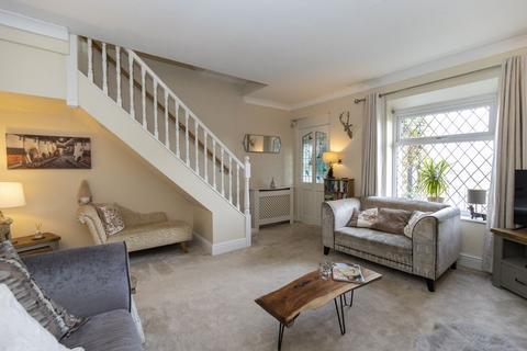 4 Cross Villas, Barkisland, Halifax, HX4 0DF