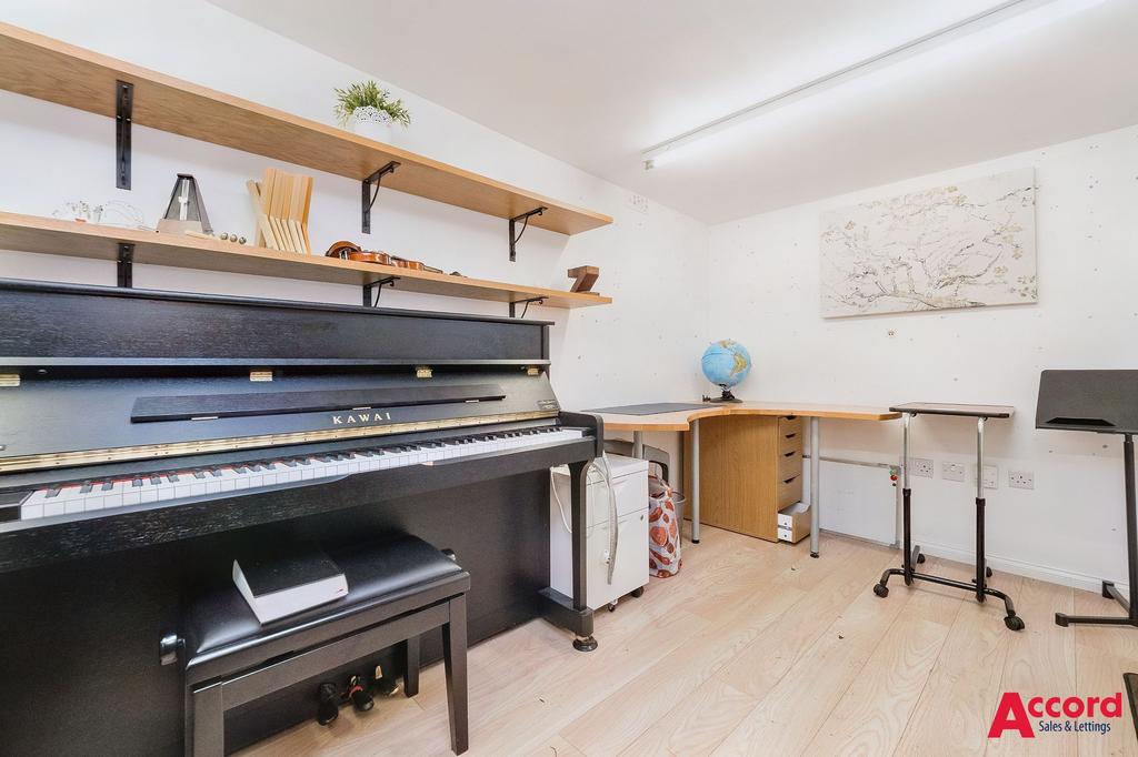 Studio/Garage