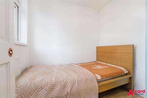8 Aire Drive, South Ockendon, RM15 5AP