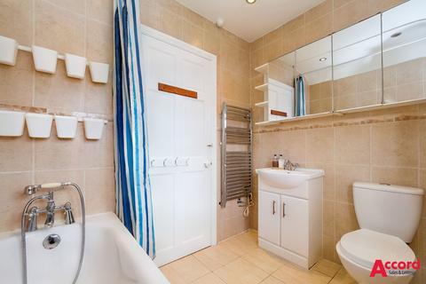 8 Aire Drive, South Ockendon, RM15 5AP