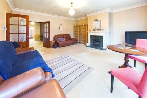 10 Matlock Road, Caterham, CR3 5HP