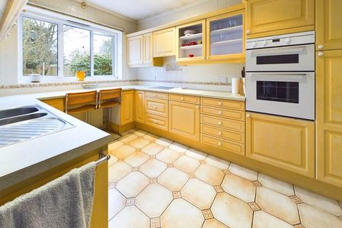 10 Matlock Road, Caterham, CR3 5HP