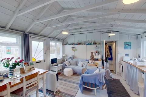 2 bedroom property for sale, Sunlyn, Riviere Towans