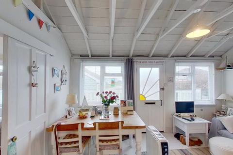 2 bedroom property for sale, Sunlyn, Riviere Towans