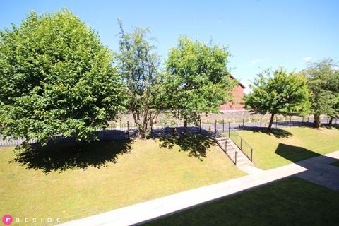 2 bedroom apartment to rent, Dell Road, Rochdale OL12
