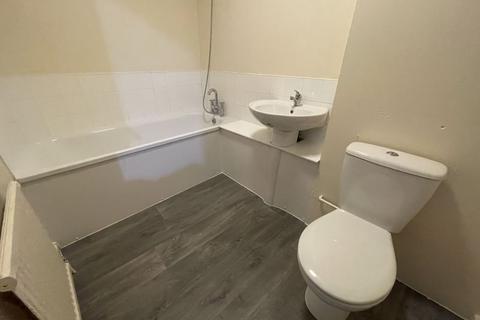 Studio to rent, Colley House, Whitehall Road, Uxbridge, UB8