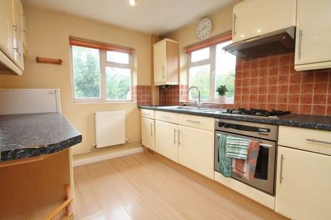 2 bedroom maisonette for sale, The Sigers, Pinner, Middlesex