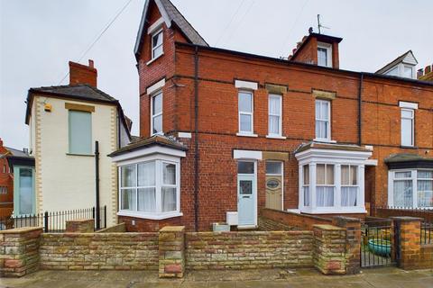 3 bedroom end of terrace house for sale, St. Johns Avenue, Bridlington