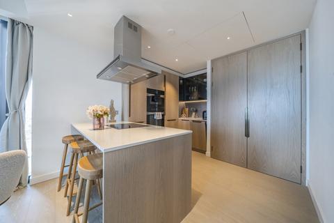 2 bedroom flat to rent, Nine Elms Lane, London, SW8