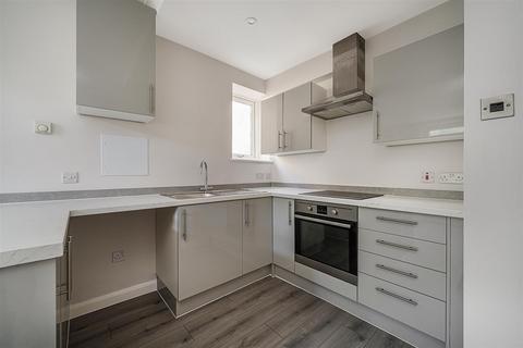 2 bedroom flat to rent, Brownhill Road, Catford, SE6