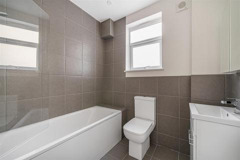 2 bedroom flat to rent, Brownhill Road, Catford, SE6