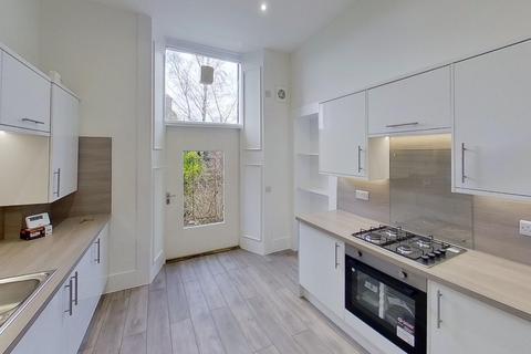 3 bedroom flat to rent, Gillespie Crescent, Edinburgh, EH10