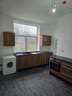 3 bedroom end of terrace house to rent, Market Street, Whitworth OL12