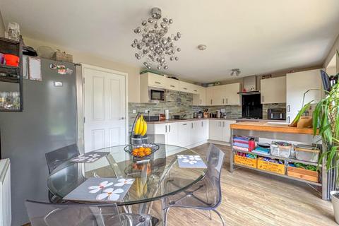 4 bedroom detached house for sale, Adderley Avenue, Weddington