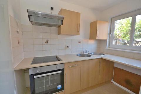 2 bedroom cluster house to rent, Furzton, Milton Keynes MK4