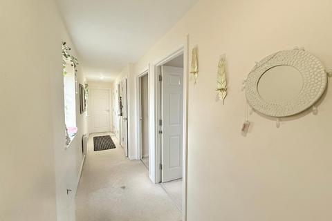 2 bedroom apartment for sale, Kiln Way, Luton, Bedfordshire, LU5 4GZ