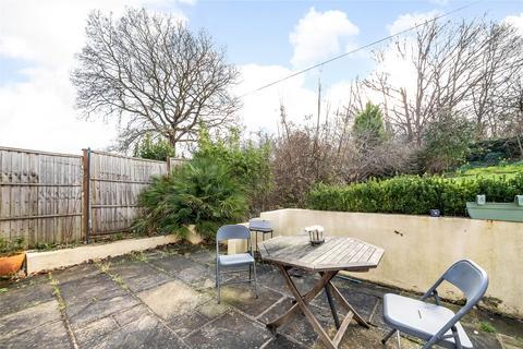 12 Sunset Gardens, London, SE25 4AX
