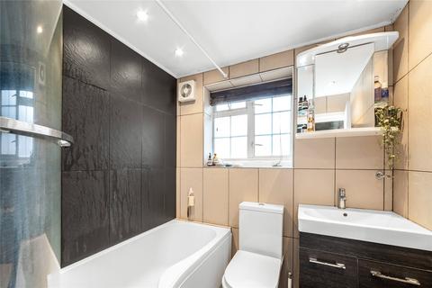 12 Sunset Gardens, London, SE25 4AX