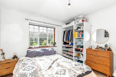 12 Sunset Gardens, London, SE25 4AX