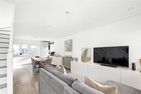 71b Broughton Road, Thornton Heath, CR7 6AG