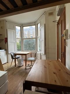 Studio to rent, Bryantwood Road, London N7