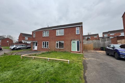 3 bedroom house to rent, Hazel Close, Taunton TA1