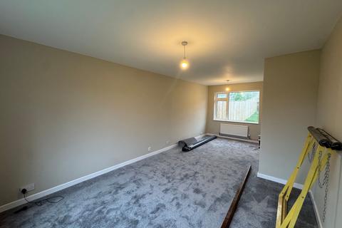 3 bedroom house to rent, Hazel Close, Taunton TA1