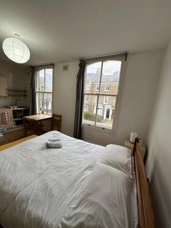 Studio to rent, Bryantwood Road, London N7