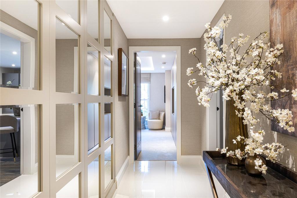 Show Apartment